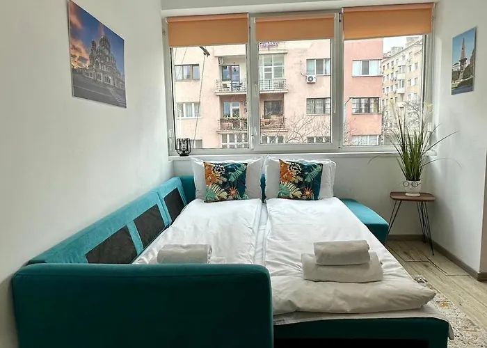 Cozy 1-bedroom Flat