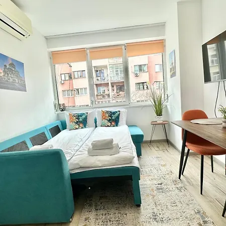 Cozy 1-bedroom Flat