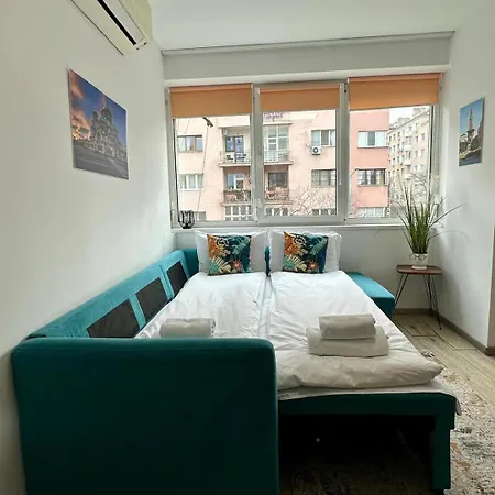 Cozy 1-bedroom Flat