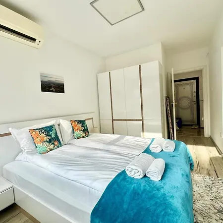 Cozy 1-bedroom Flat *
